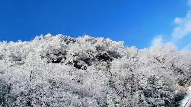 到伊金霍洛旗看“雪顶”的木都希里丹霞，震撼，唯美，大气！